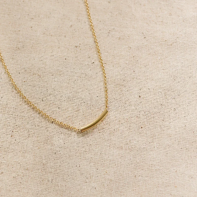 Kira Curved Necklace