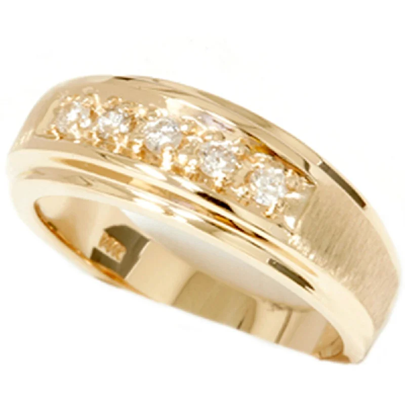 Ladies Yellow Gold 1/6ct Diamond Wedding Ring