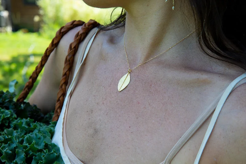 Large Leaf Shape Necklace