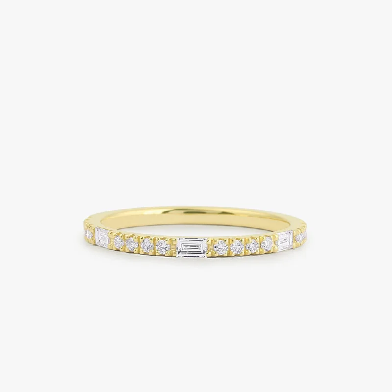 14K Gold Baguette and Round Cut Diamond Wedding Band