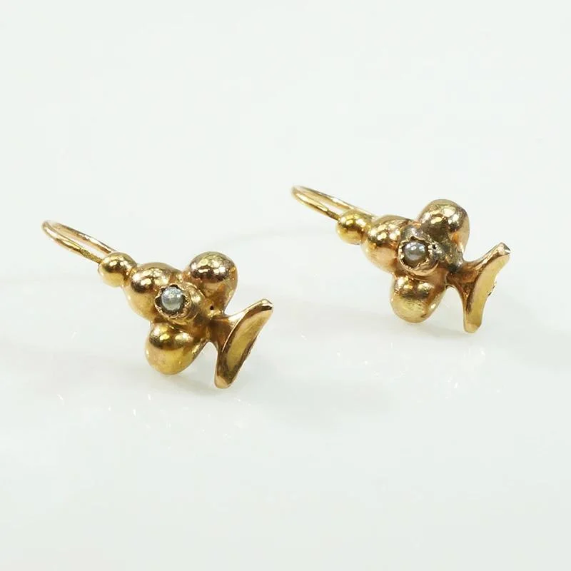 Wee French "Clubs" Earbobs in Gold & Pearls