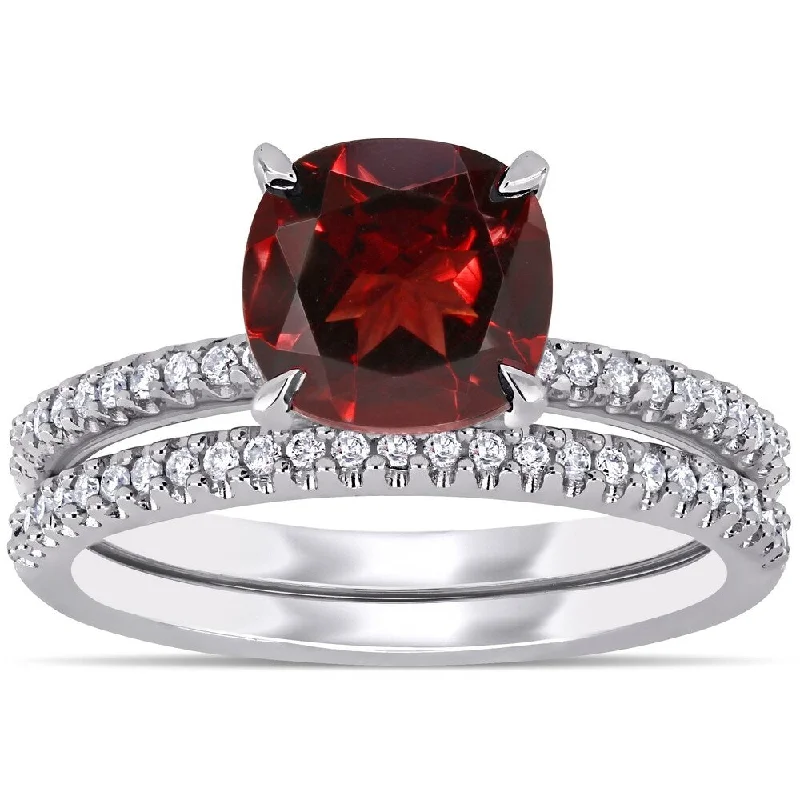 Miadora 14k White Gold Garnet and 1/4ct TDW Diamond Bridal Ring Set