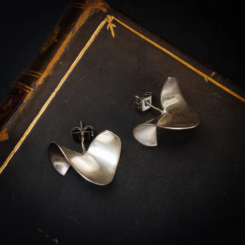 Cool Vibe!! Vintage 1980's Modernist Silver Earrings