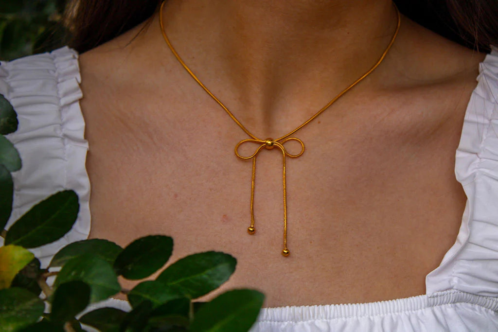 Draper Bow Necklace