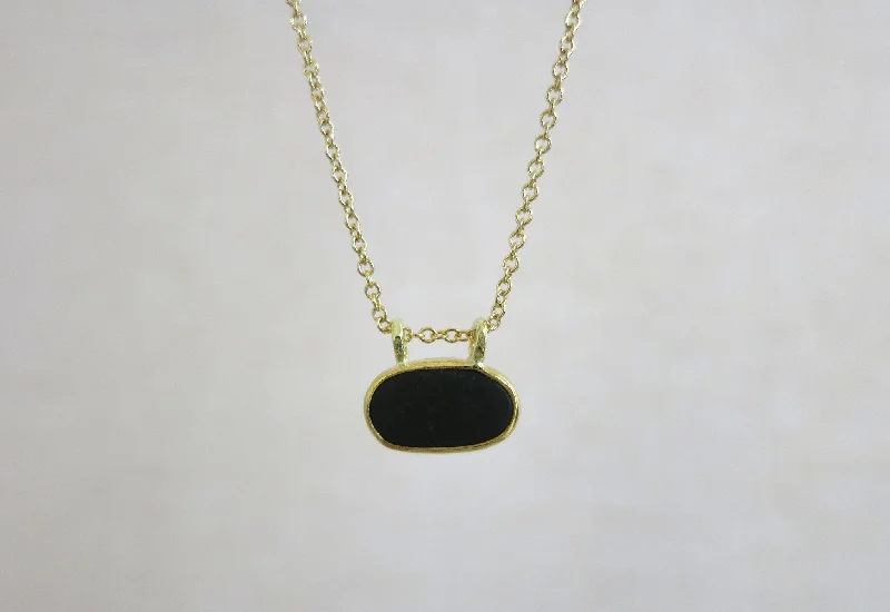 Horizontal Black Pebble Necklace