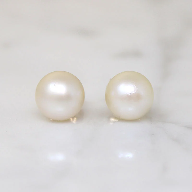 Delicate 8.6mm White Pearl & Gold Stud Earrings